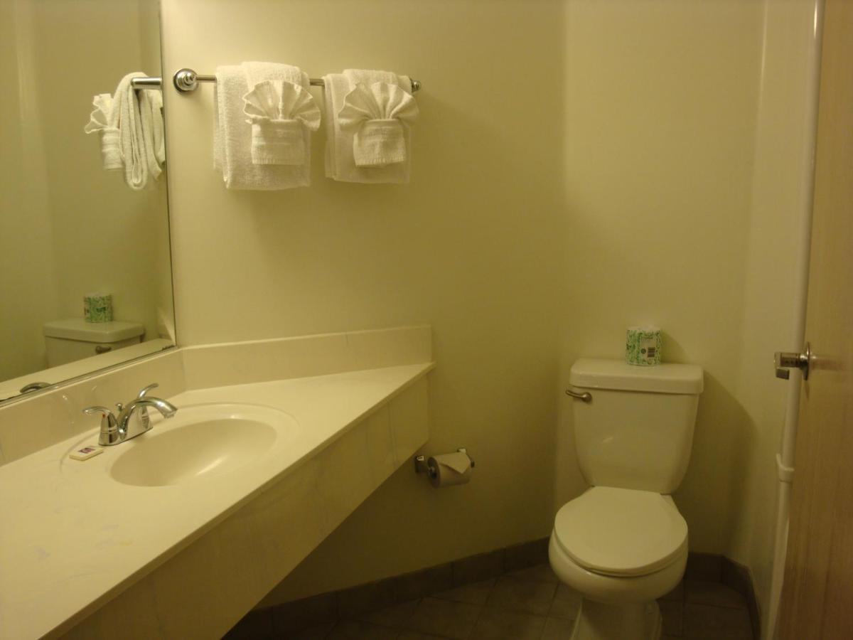 Lakeside Inn Lake Havasu City Room photo